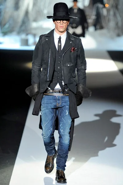 Look 24